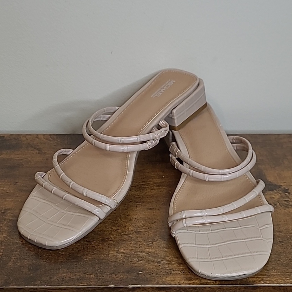 Michael by Michael Shannon LIV Nude Croc Embossed Strappy Sandals Size 9